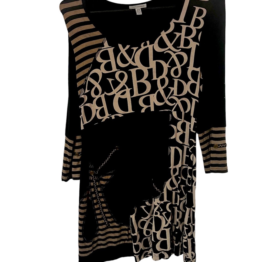 Liens Domani size medium 3/4 sleeves with decorative buttons
